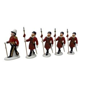 DEPT 56 HERITAGE VILLAGE COLLECTION YEOMEN OF THE GUARD - SET OF 5  - RETIRED